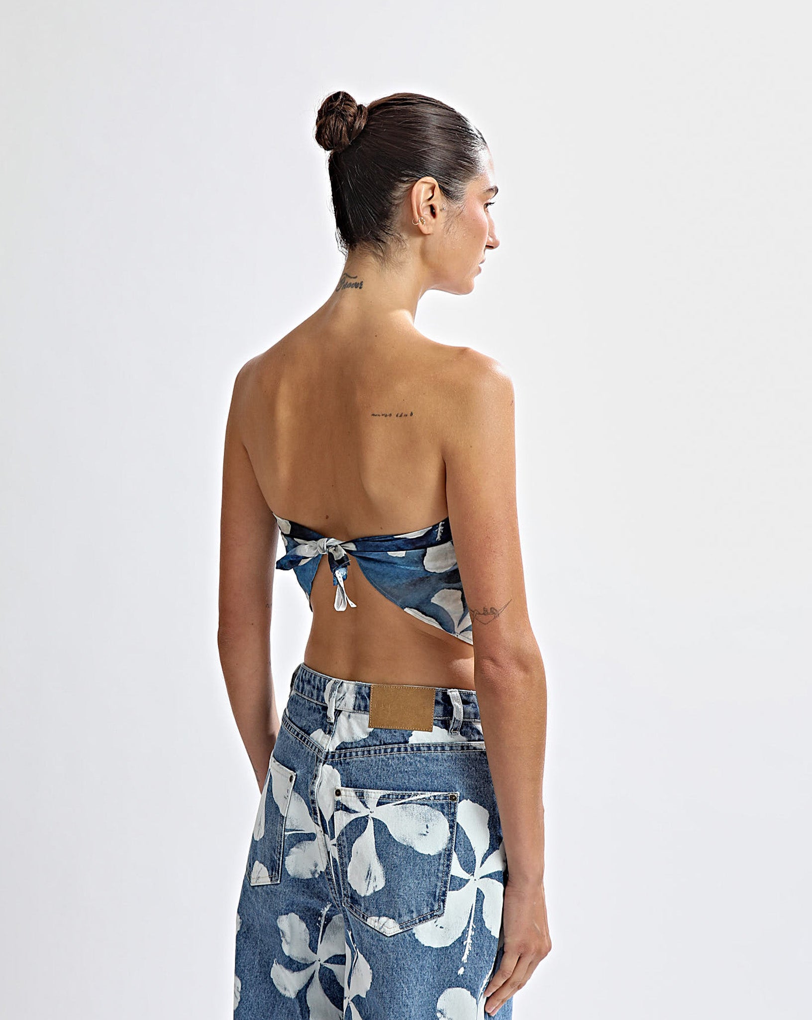 Luana Scarf Frangelica