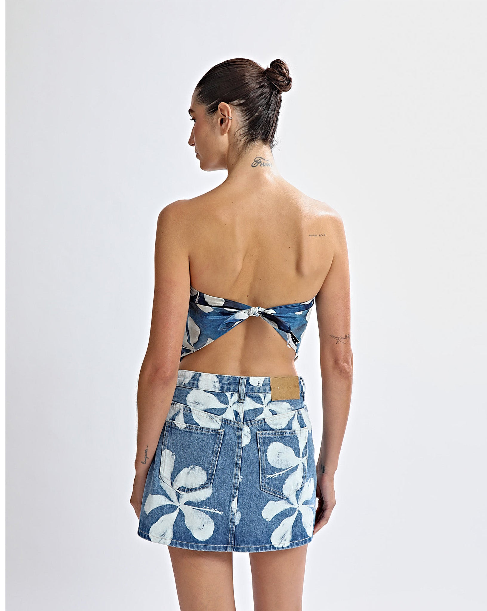 Luana Scarf Frangelica