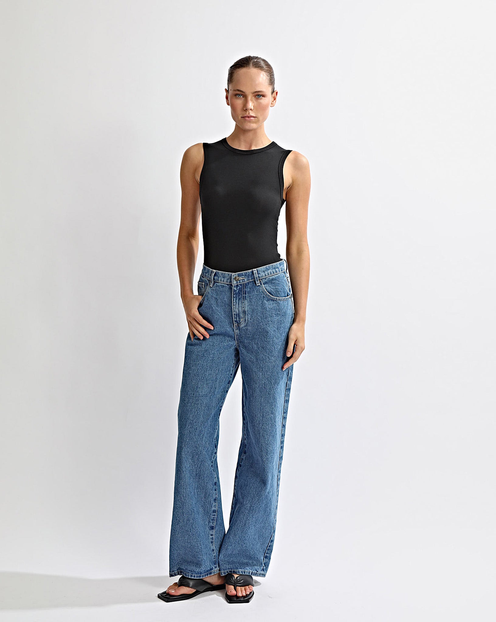 Kai Sleeveless Tee Black