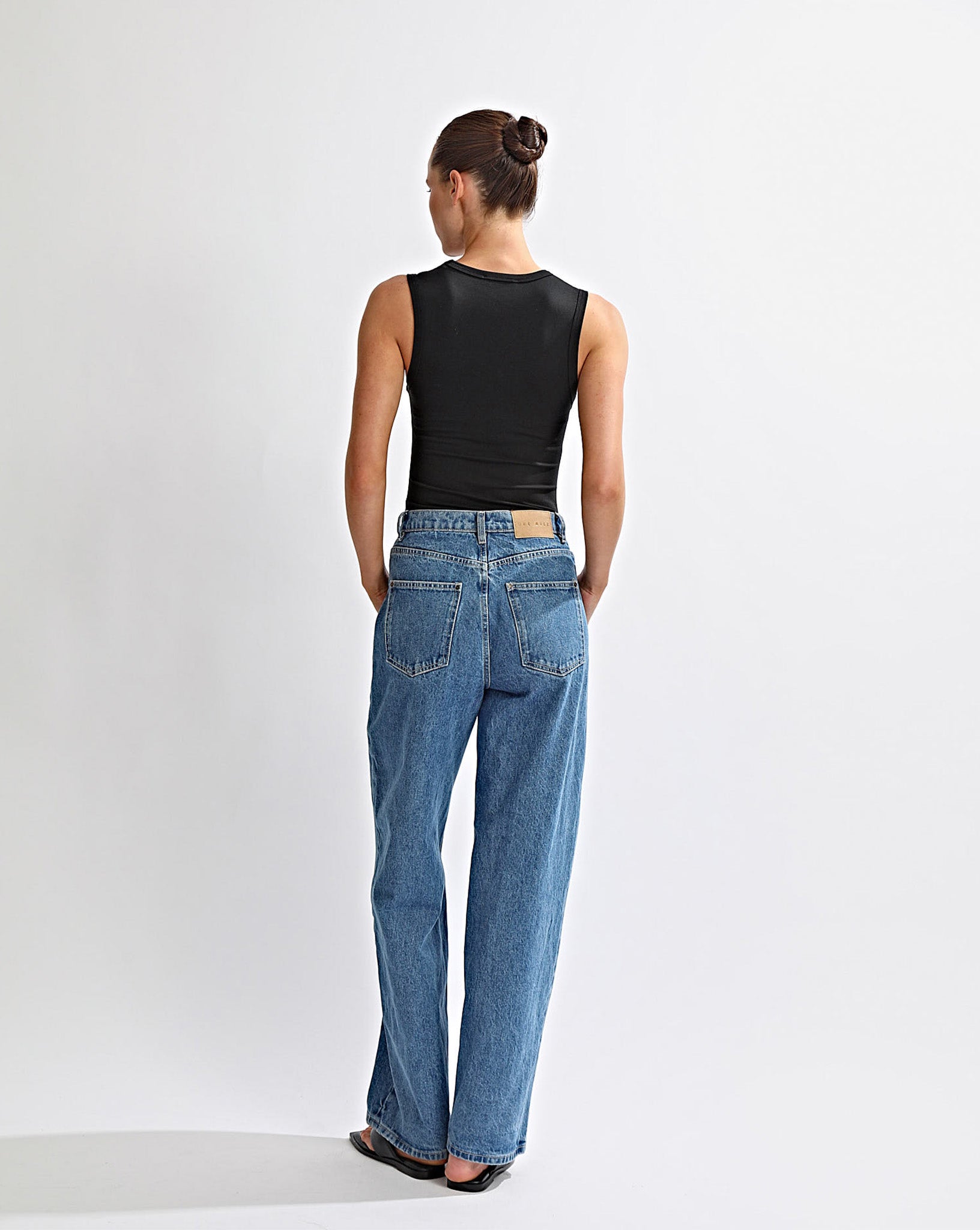 Kai Sleeveless Tee Black