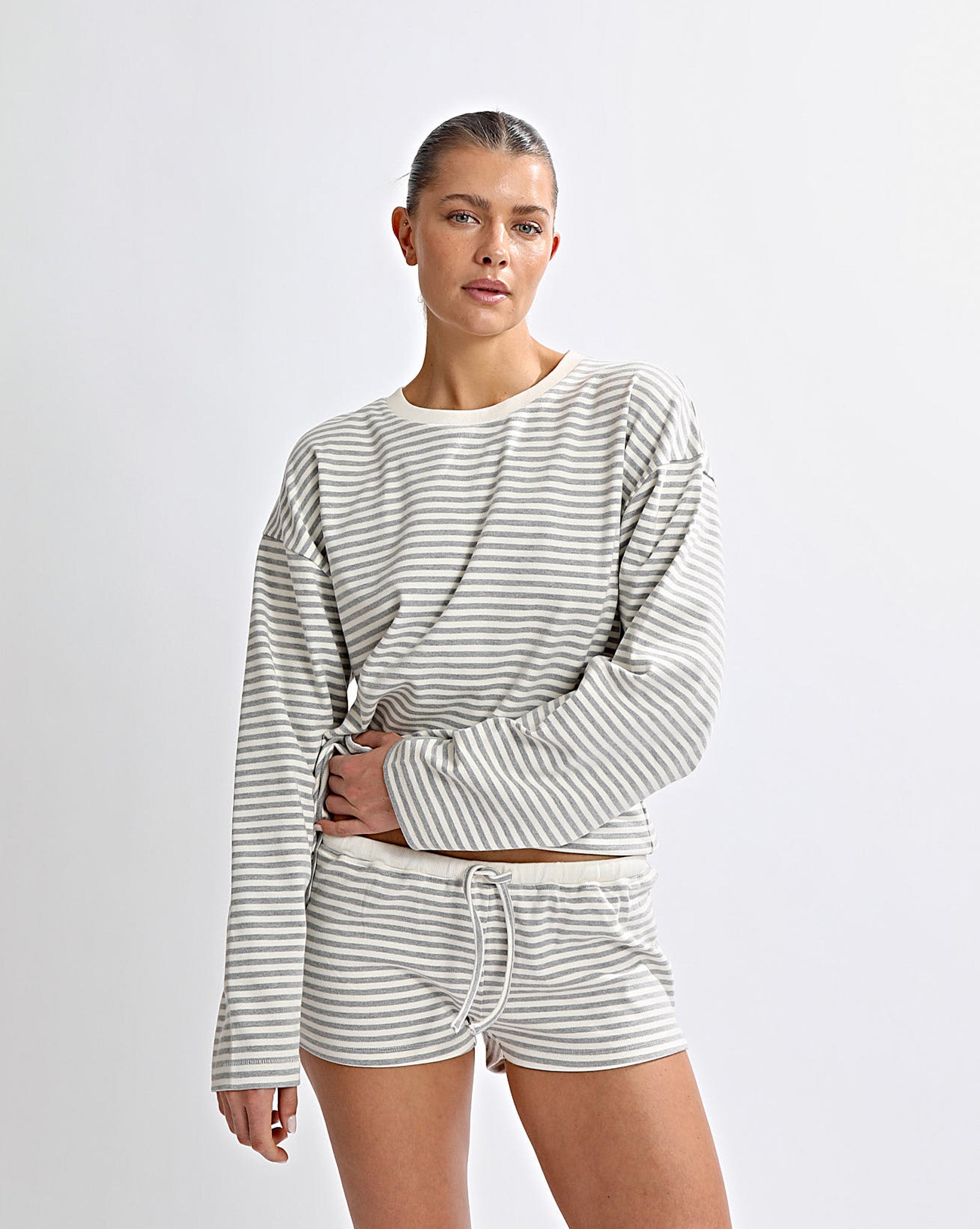 Milan Shorts Grey/White