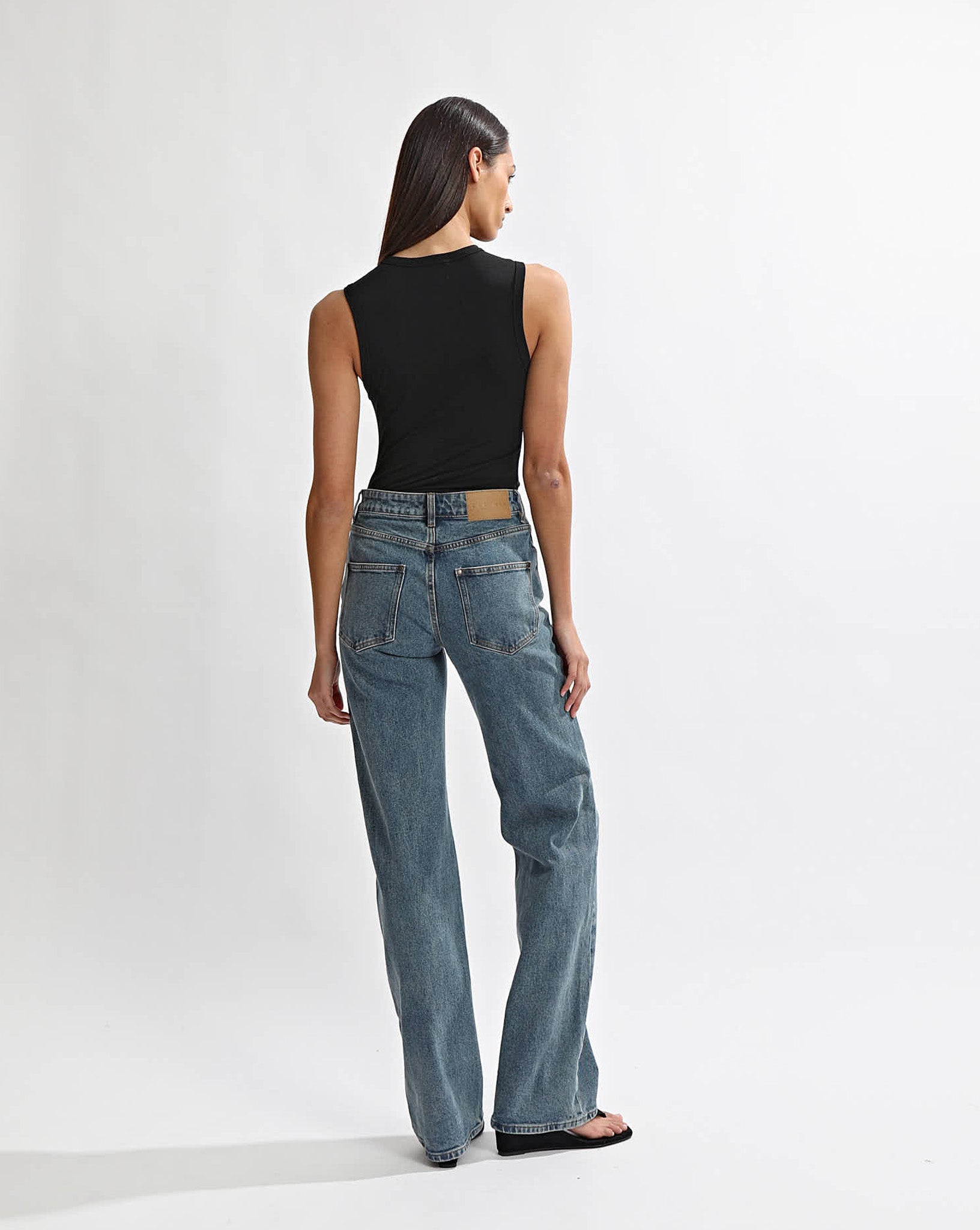 Kai Sleeveless Tee Black