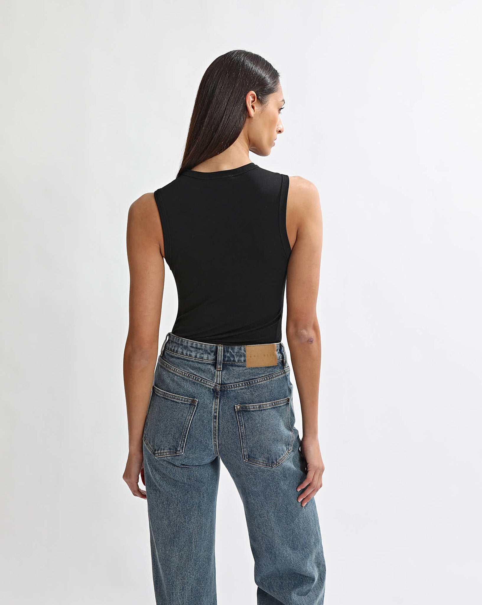 Kai Sleeveless Tee Black