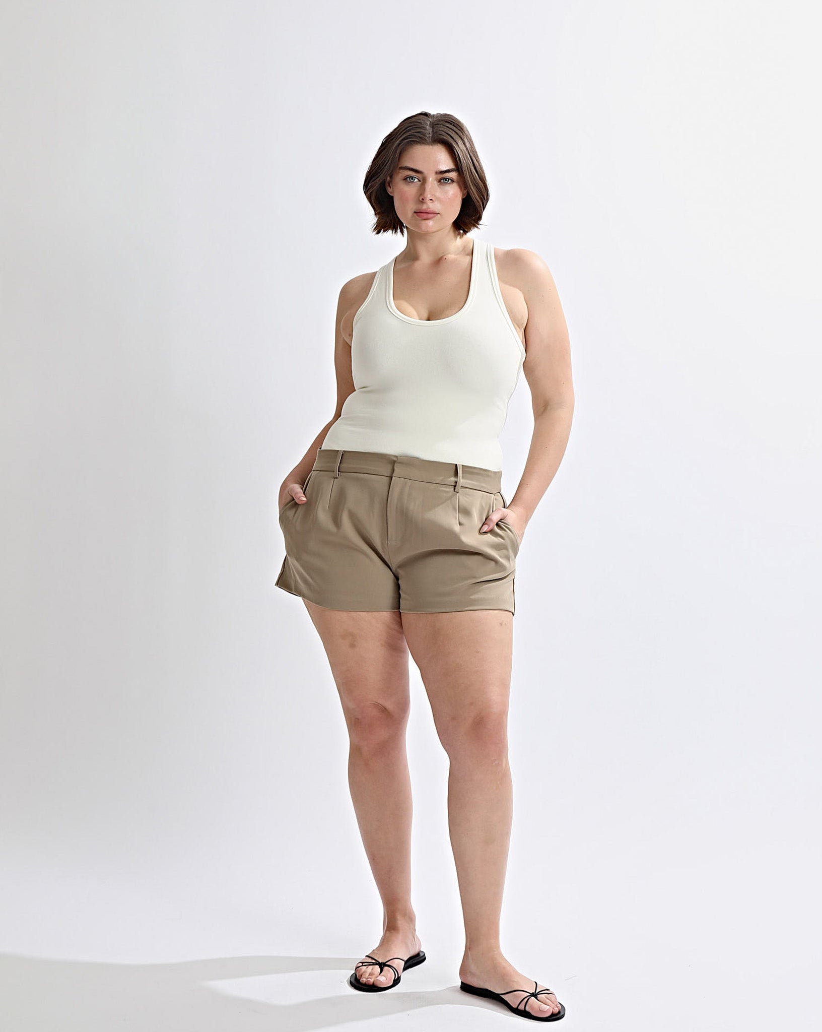Jacquie Shorts Taupe