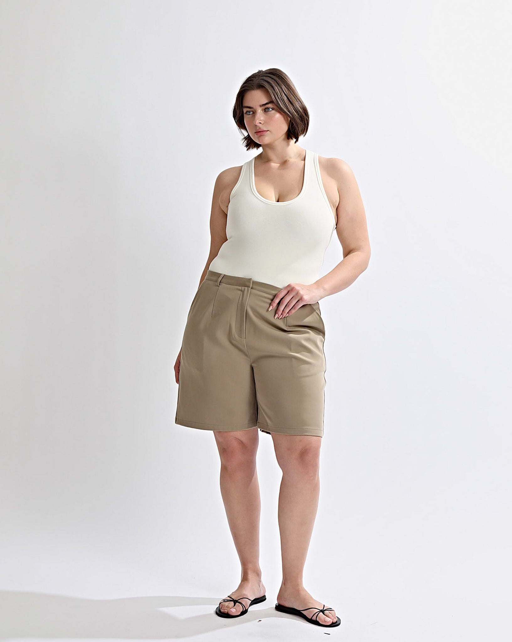 Jacquie Mid Length Shorts Taupe