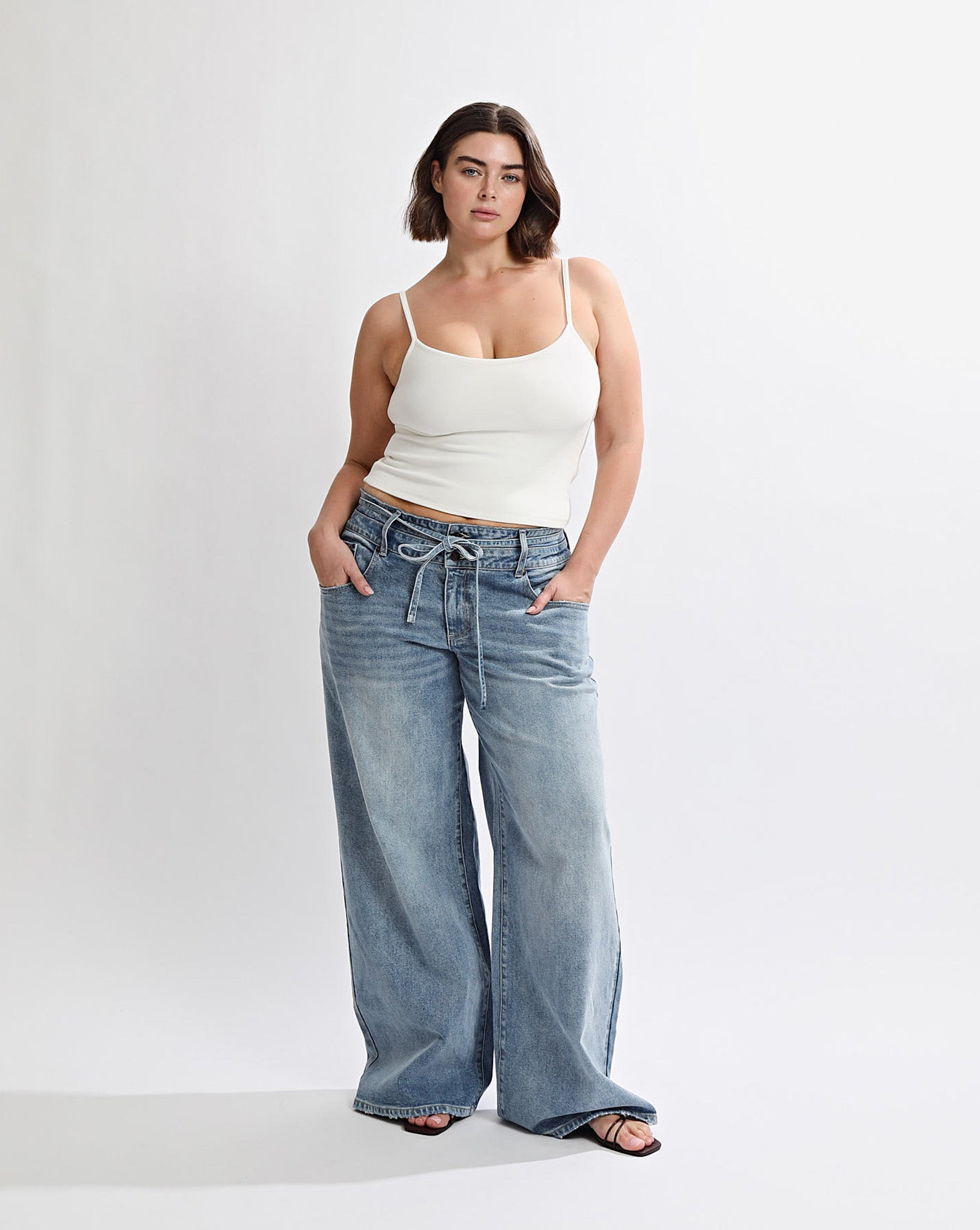 Hansen Baggy Jeans Mid Blue Cropped