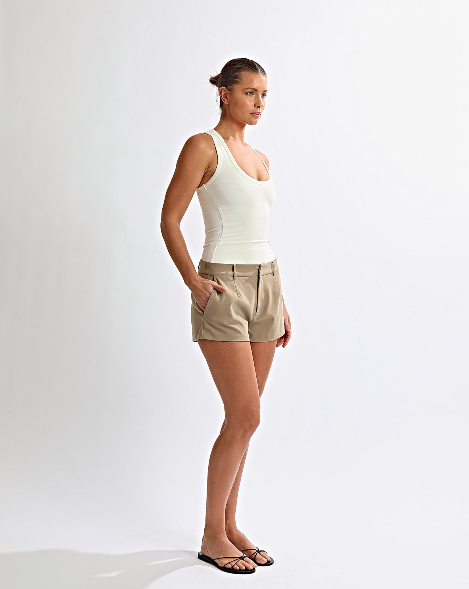 Jacquie Shorts Taupe